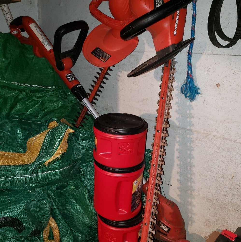 Hedge trimmers